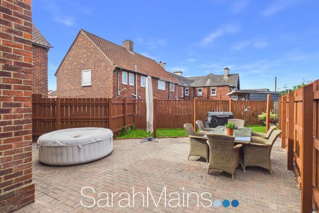 1 Hamsterley Crescent, Gateshead photo 4