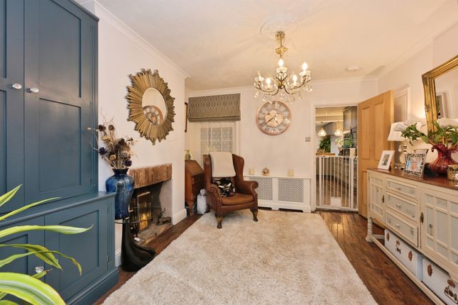 80, Stanstead Road, Hoddesdon photo 2
