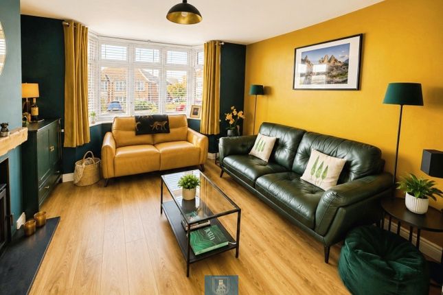 28, Harvey Close, Coventry photo 4