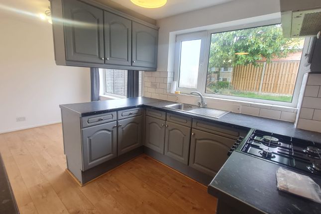 Thumbnail Property to rent in Newton Close, Wakefield