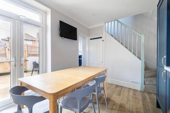 72 Cliff Hill, Great Yarmouth photo 4