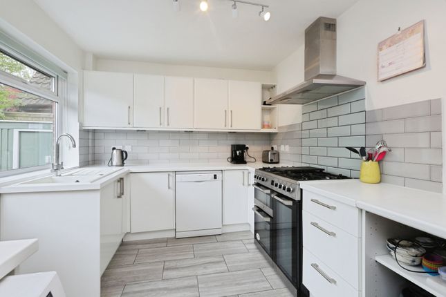 30, Broad View, Heathfield photo 3