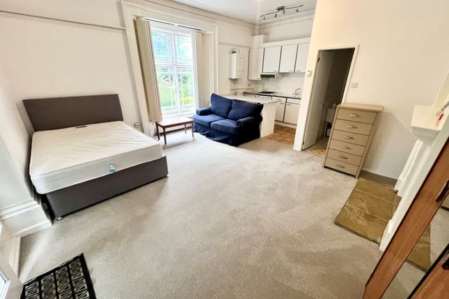Flat 2 Hill House, Ockford Road, Godalming photo 4
