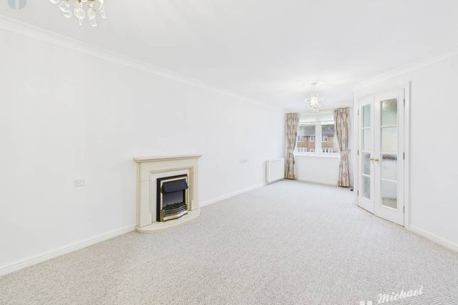 23 Pearl Court, Aylesbury photo 2