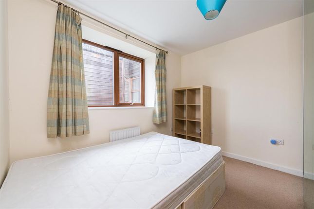 47, Beeton Way, London photo 4