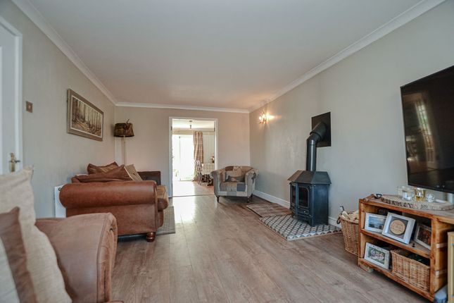 8, Banner Close, Chorley photo 2
