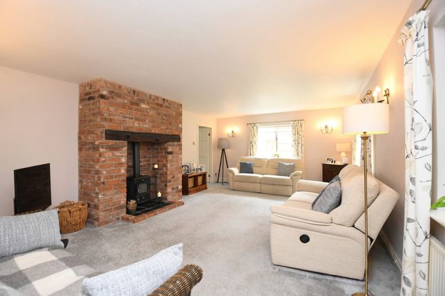 Detached house for sale in Haunton, Tamworth