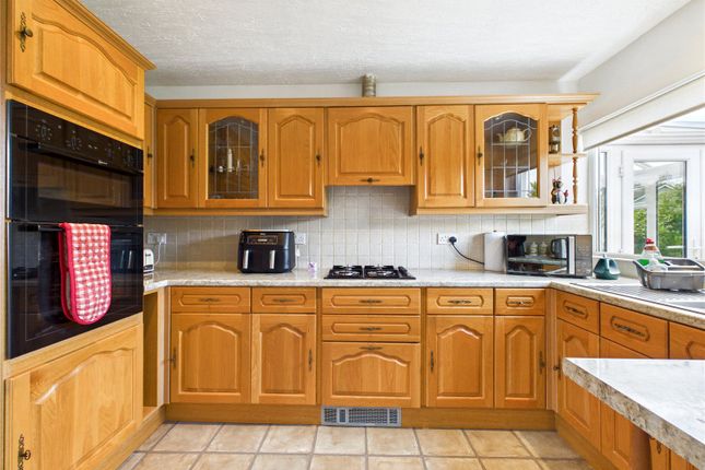 27, Chaplin Road, Colchester photo 3