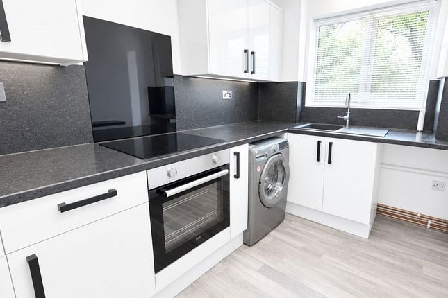 Blacksmith Close, Romford photo 5