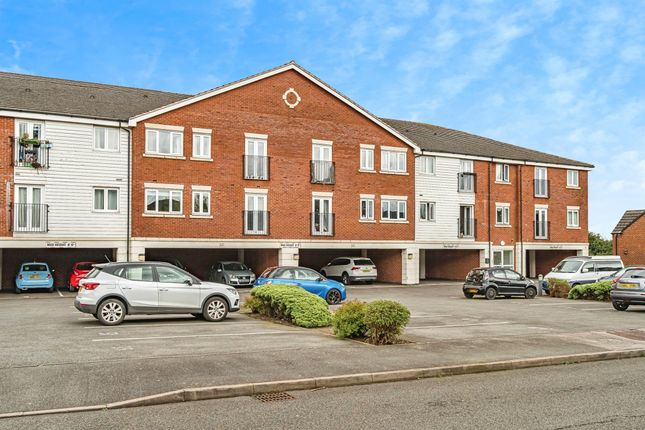 Flat for sale in Southgate Way, Dudley
