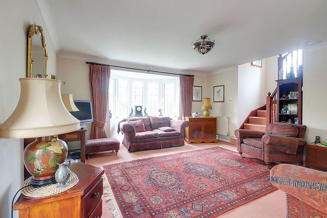 1 Summerley Close, Littlehampton photo 3