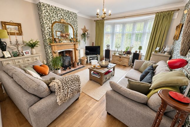 48, Park Hill Drive, Leicester photo 3