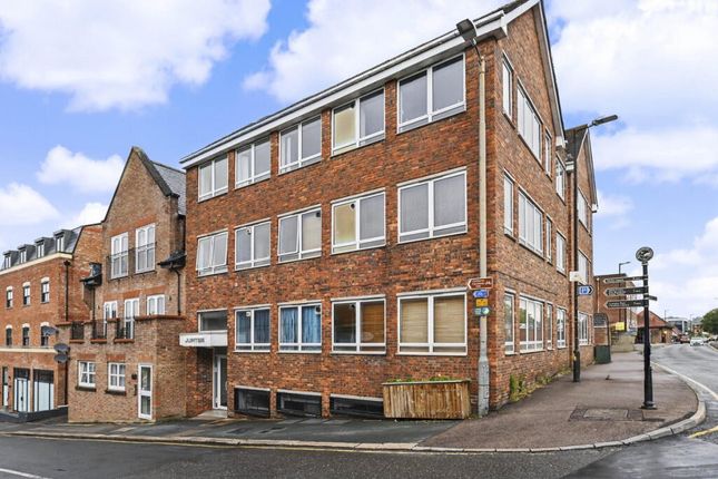 Studio flat on Flat 1, Jupiter, Station Road, Chesham, £130,000