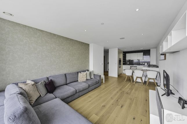 Flat 128, Skyline Apartments, Devan Grove, London photo 2