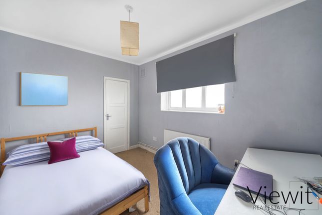 Flat 38, Purser House, London photo 3