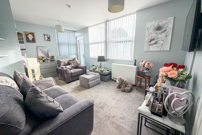 31, Castlehill Park, London Road, Great Clacton photo 2