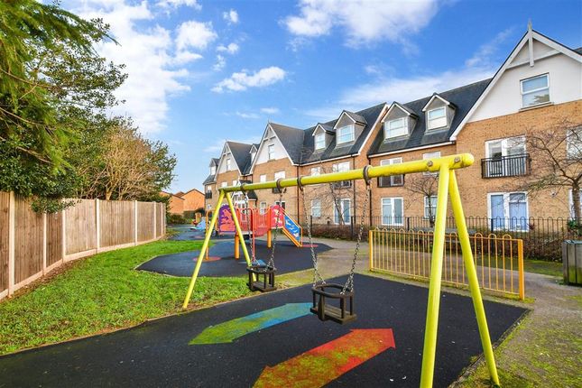 Thumbnail Flat for sale in Tanners Close, Dartford, Kent