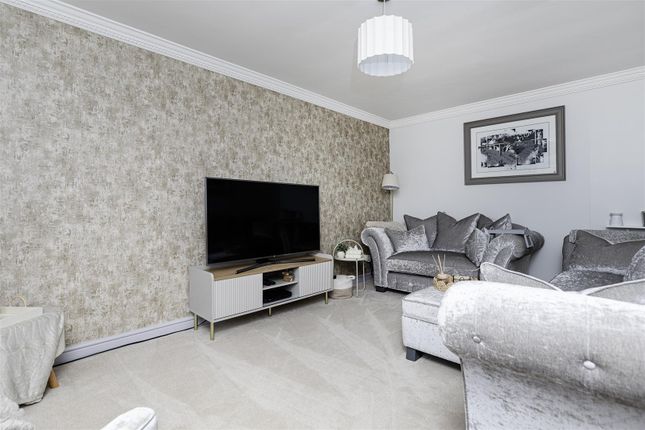 11, Sandhill Fold, Bradford photo 2