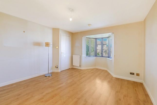 27, Drummond Way, Newton Mearns photo 2
