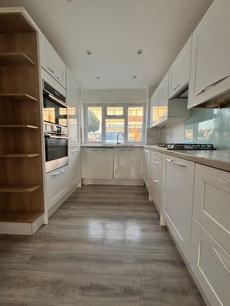 Liphook Close, Hornchurch photo 4