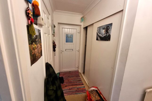 14, Forest Oak Close, Cardiff photo 3