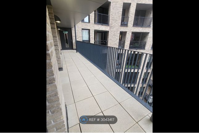 Doniford House, Next To Southall Station, Southall photo 5