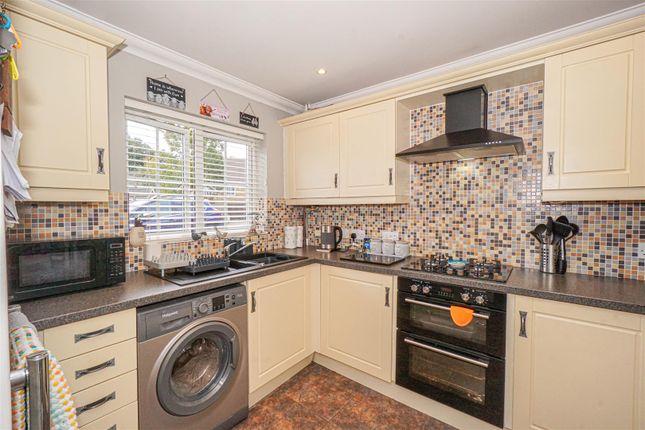 12, Fleetwood Close, St Leonards-on-sea photo 4
