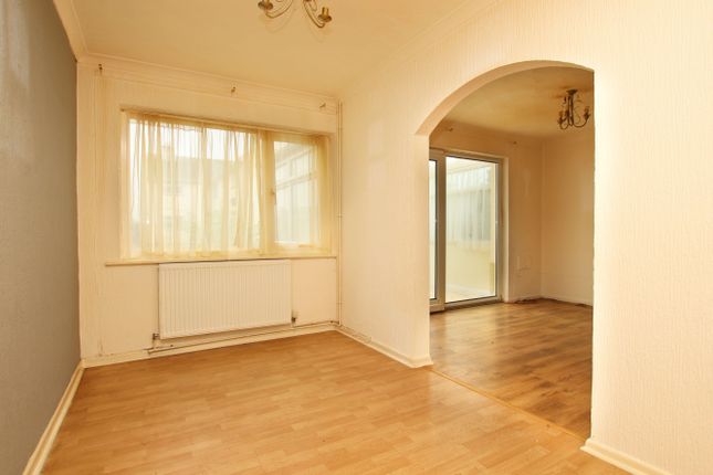 12, Manor Court, Church Village photo 4