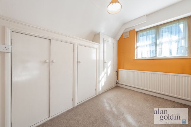 Cottage for sale in Erskine Hill, London