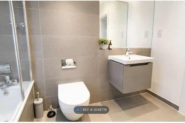 Flat   Eldridge Road, London photo 3