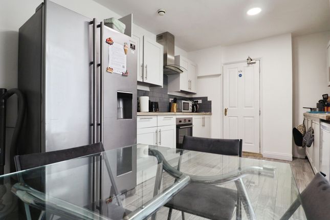 13, Adamsdown Square, Cardiff photo 4