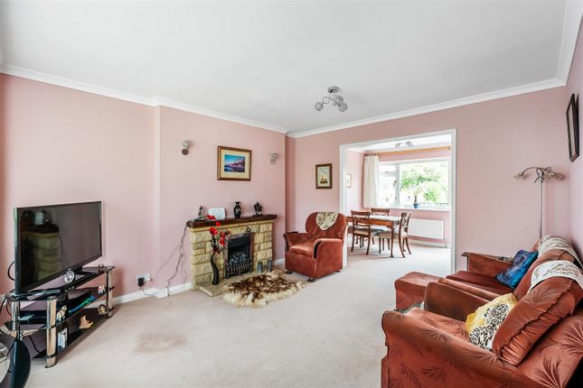 18, Dewlands, Godstone photo 3
