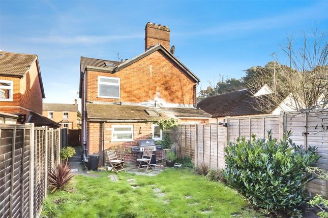 74, Pinewood Avenue, Berkshire photo 4