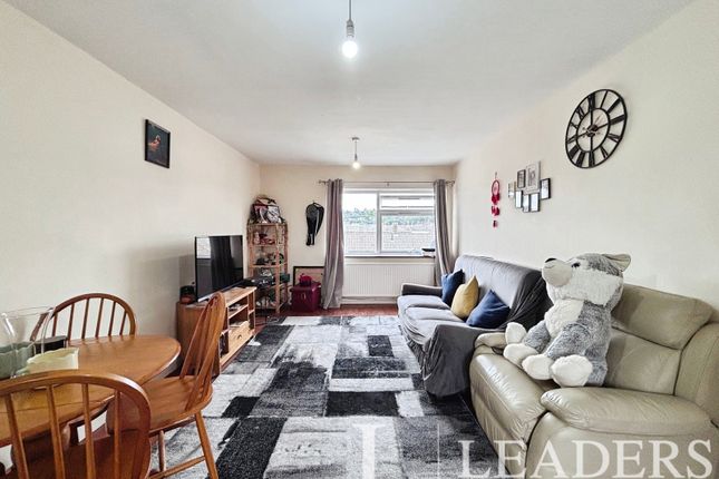 21, The Conyers, Harlow photo 3