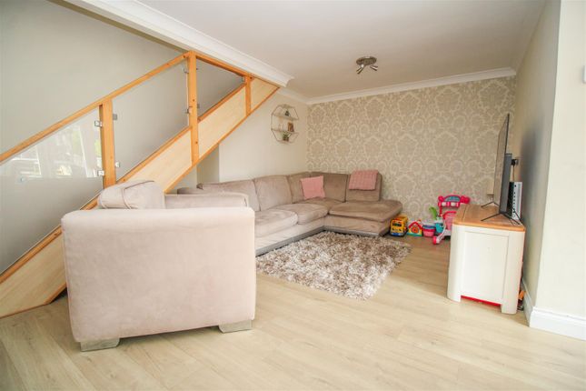 178, Upper Mealines, Harlow photo 4