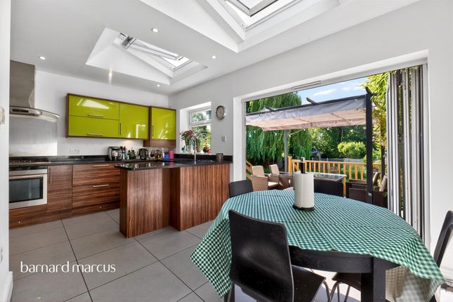 19, Thorndon Gardens, Epsom photo 2