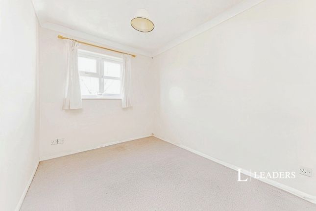 8, Harvard Court, Colchester photo 5
