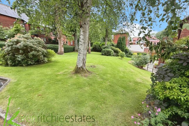 3, Greenmount Court, Bolton photo 3