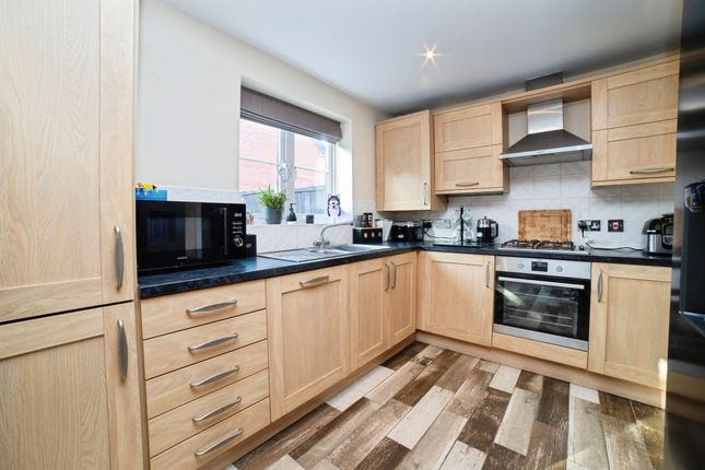 22, Portland Way, MANSFIELD photo 4
