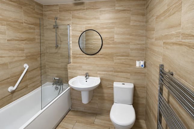 Flat 3 125, High Street, South Dunstable photo 5