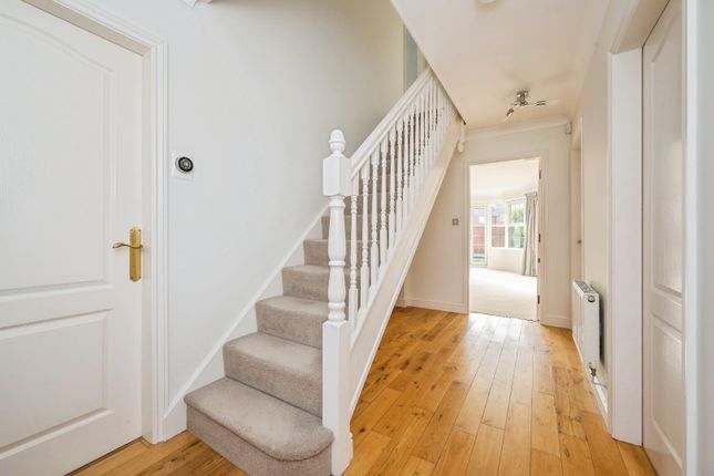37, Wyndham Wood Close, Lichfield photo 3