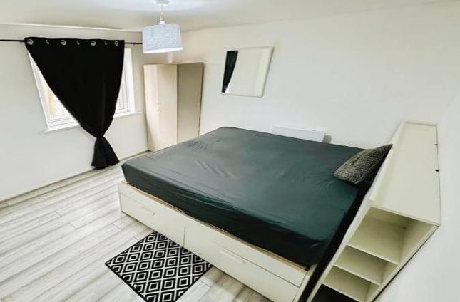 3 Bedroom House For Sale, Houghton Le Spring, Tyne and Wear photo 4