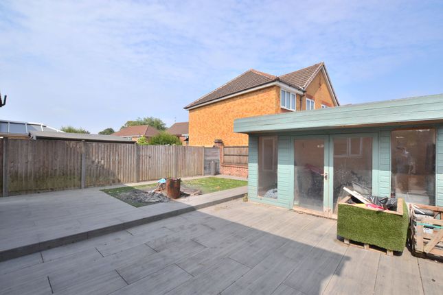 21 Botts Way, Coalville photo 4
