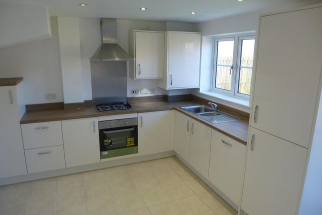 66, Savile Road, CASTLEFORD photo 2