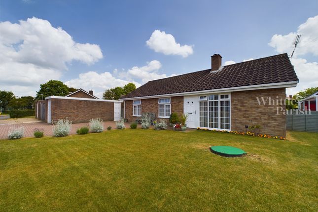 Thumbnail Bungalow for sale in Springfield Walk, Pulham Market, Diss