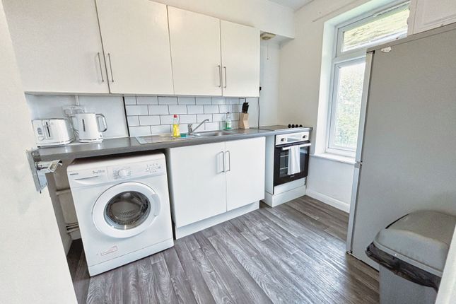 48, Longbridge Road, Surrey photo 5