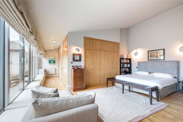 Flat for sale in Chelsea Crescent, Chelsea Harbour, London