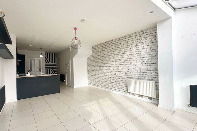 3 Rosebery Road, Leicester photo 3