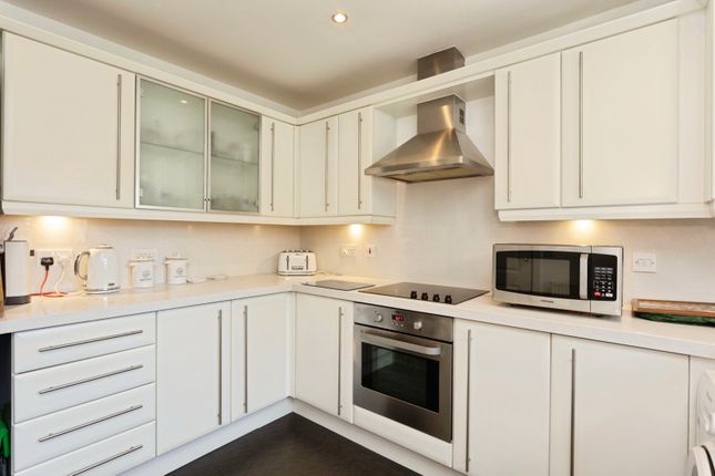 11, Medway Drive, Nottingham photo 4