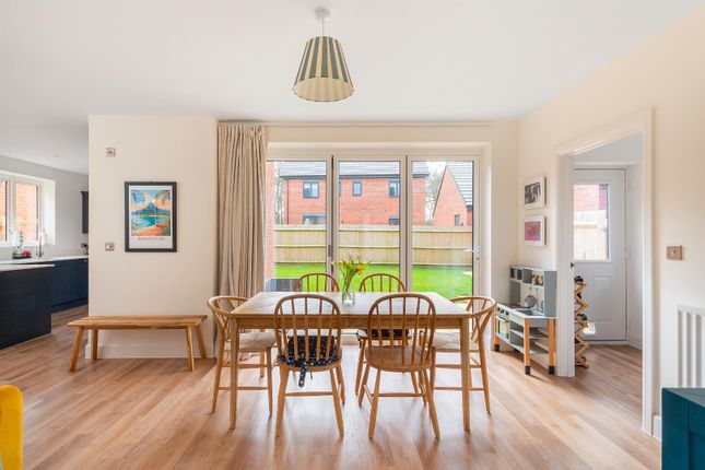 9, Ridings Wood Way, Bristol photo 4